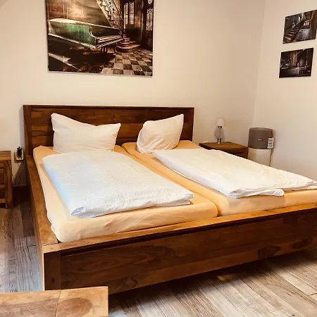 Zum Alten Krug Naumbourg Extérieur photo