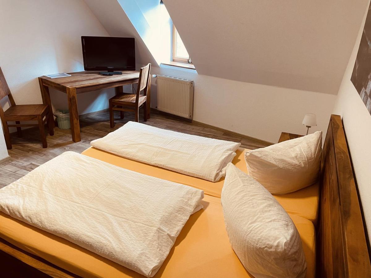 Zum Alten Krug Hotel *